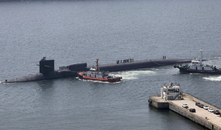 Tàu ngầm hạt nhân Mỹ cập cảng Hàn Quốc, vài giờ sau khi Triều Tiên bắn tên lửa - Ảnh 1.