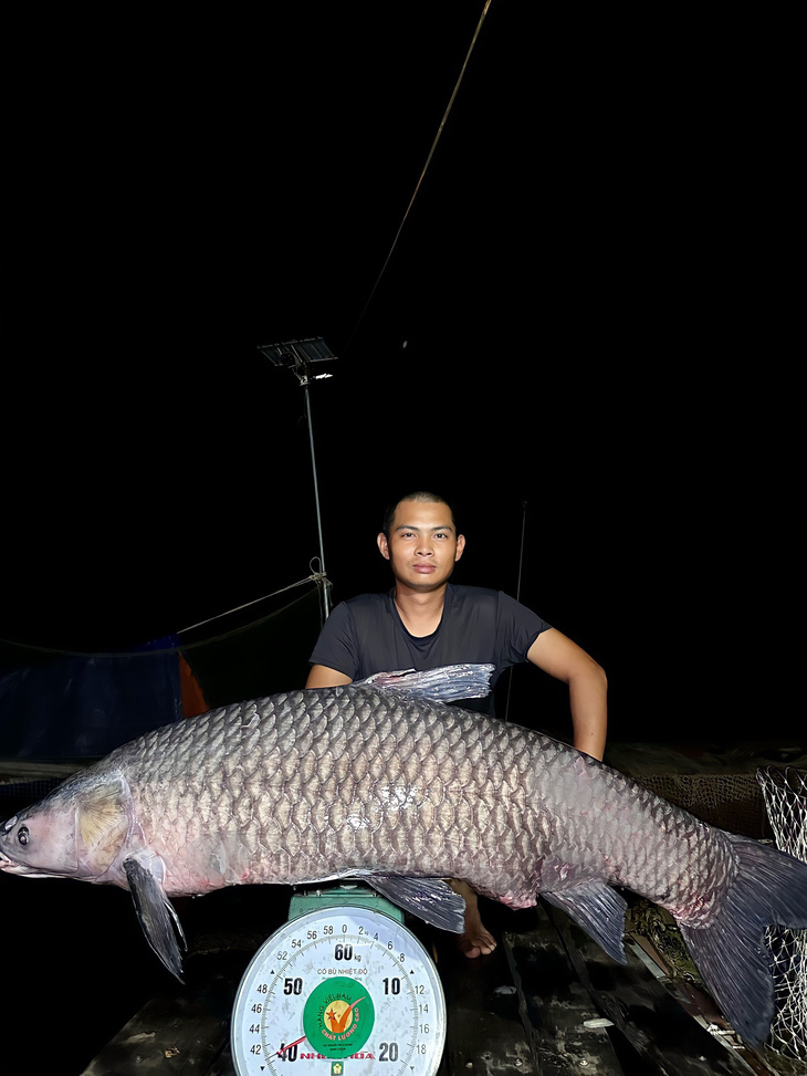 Sau ba năm săn thủy quái, câu được cá trắm đen nặng 40kg - Ảnh 3.