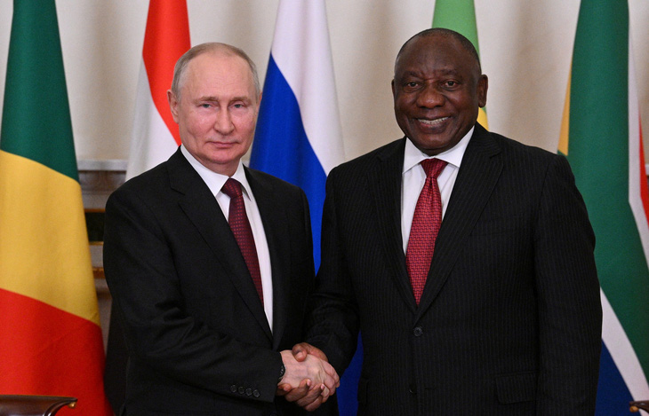 Châu Phi đề xuất hòa bình 10 điểm cho Ukraine, ông Putin bác gần hết - Ảnh 1.