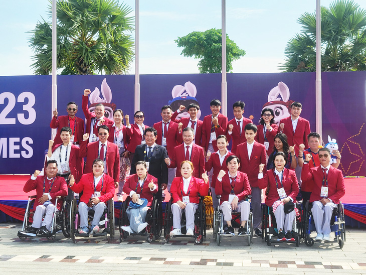 Thượng cờ đoàn thể thao người khuyết tật Việt Nam tại ASEAN Para Games 12 - Ảnh 1.