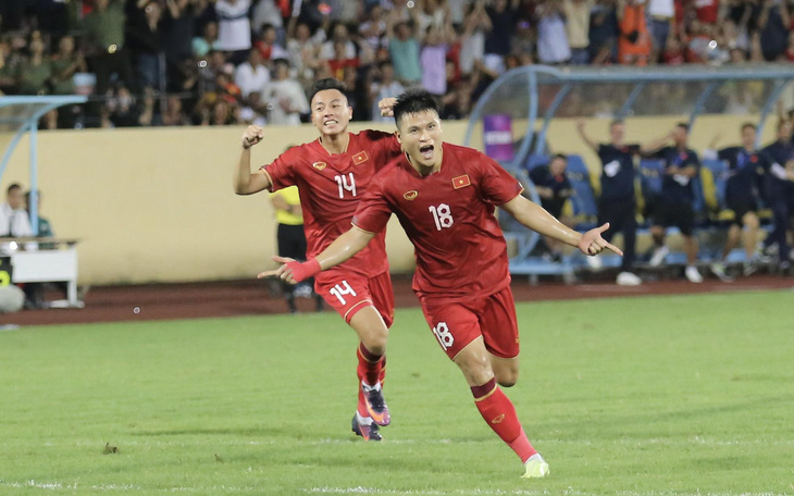 Tuyển Việt Nam thắng trận thứ 2 liên tiếp dưới thời HLV Troussier