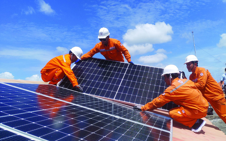 Đề xuất khuyến khích điện mặt trời mái nhà của Bộ Công Thương bị đánh giá 