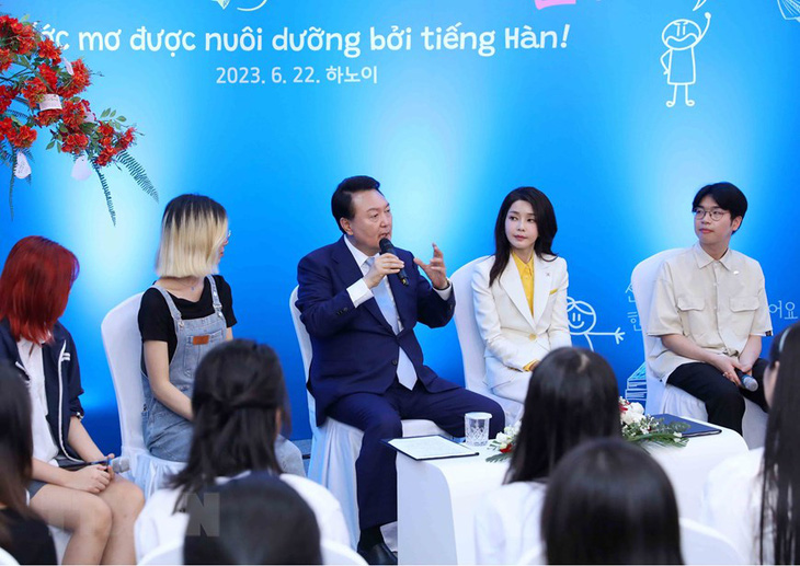 Tổng thống Hàn Quốc ấn tượng vì người trẻ Việt nói tiếng Hàn chuẩn - Ảnh 2.