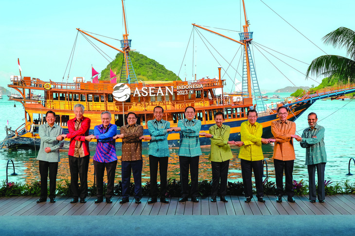 Lãnh đạo các nước thành viên ASEAN tại Hội nghị cấp cao ASEAN lần thứ 42 ở Labuan Bajo, Indonesia ngày 11-5-2023. Ảnh: Reuters