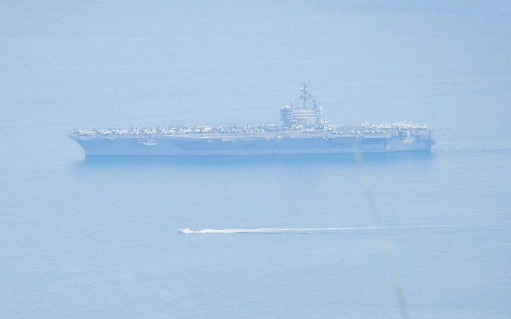 Nhóm tàu sân bay USS Ronald Reagan vào vịnh Đà Nẵng