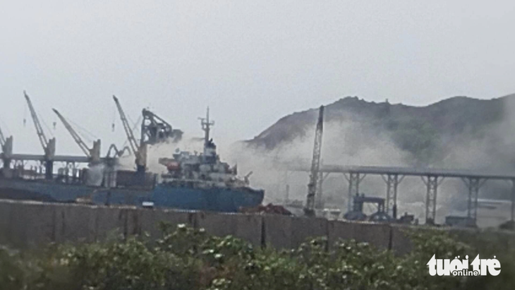 Người dân lo ngại ô nhiễm môi trường khói bụi từ khu vực bến cảng đến khu dân cư xung quanh - Ảnh: Người dân cung cấp
