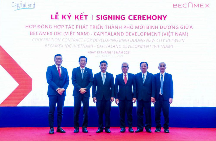 Đại diện CLD (Việt Nam), đại diện Tỉnh ủy tỉnh Bình Dương và đại diện Tổng công ty Becamex IDC tại buổi lễ ký kết hợp tác phát triển dự án thuộc thành phố mới Bình Dương