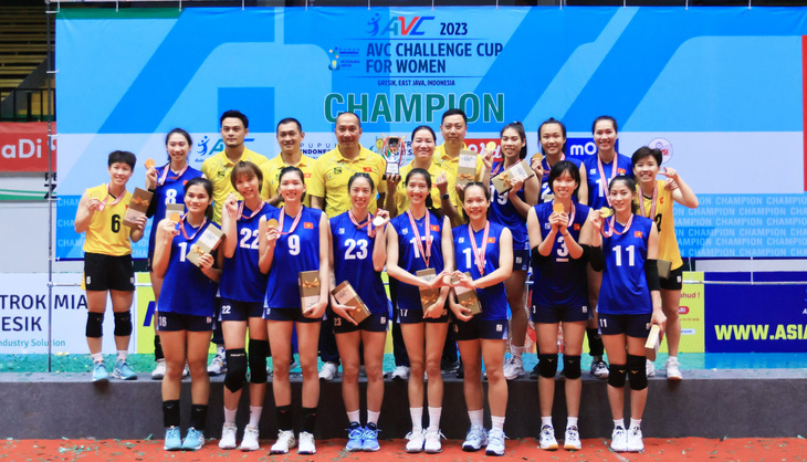 Tuyển bóng chuyền nữ Việt Nam đăng quang AVC Challenge Cup 2023 - Ảnh: AVC