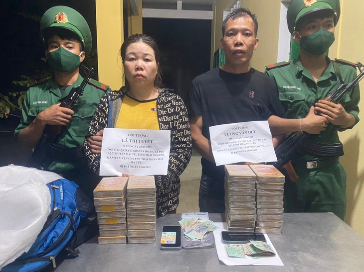 Kon Tum: Phát hiện vụ vận chuyển trái phép 34 bánh heroin - Ảnh 1.