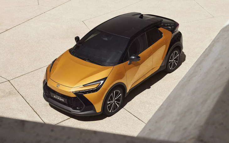 Toyota C-HR 2024 ra mắt: Lột xác toàn diện, tăng tiện nghi để đấu Honda HR-V