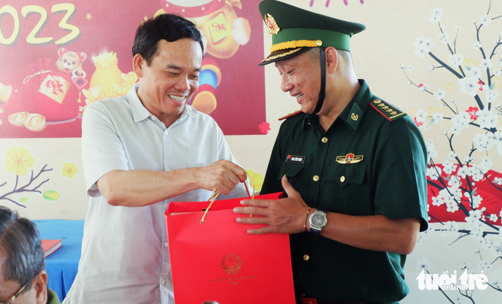 Phó thủ tướng Trần Lưu Quang khảo sát chống buôn lậu biên giới An Giang - Ảnh 1.