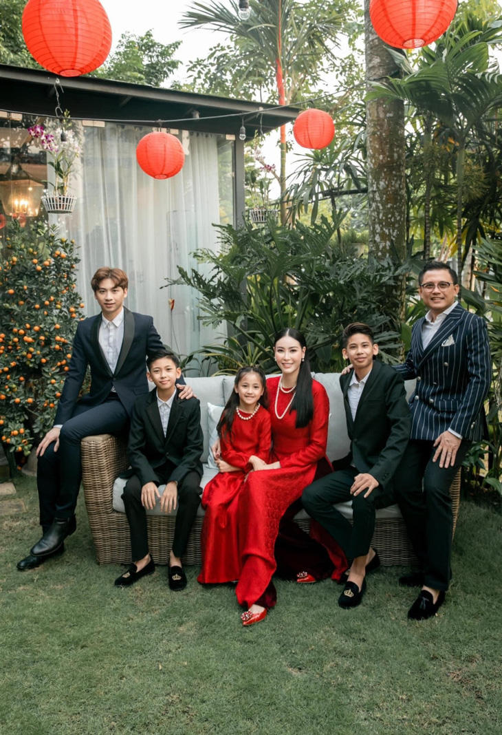 10 gia đình sao Việt đông con bậc nhất showbiz - Ảnh 5.