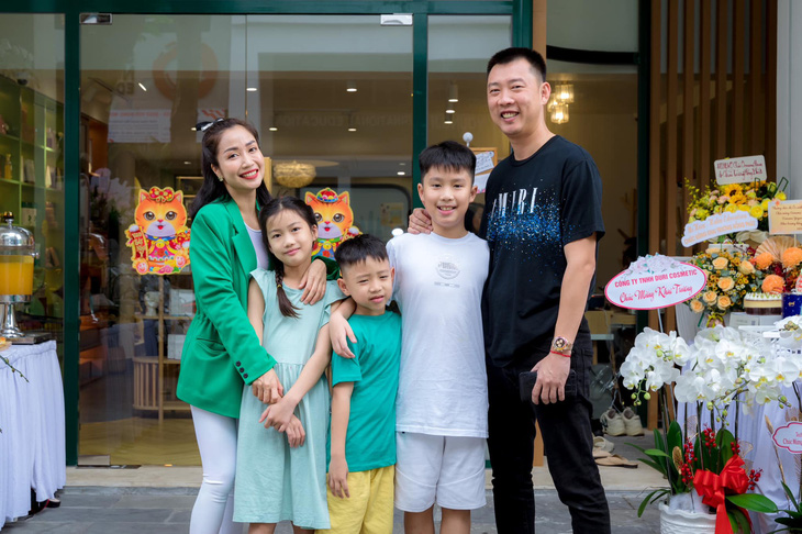 10 gia đình sao Việt đông con bậc nhất showbiz - Ảnh 11.