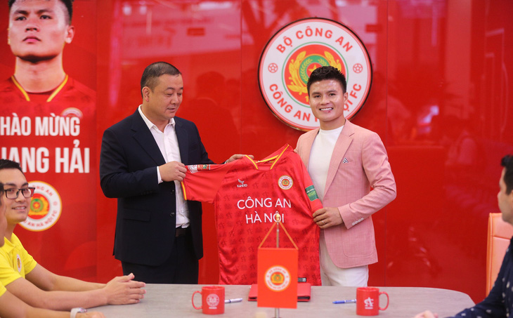 Quang Hải rời Pau FC về đầu quân cho CLB Công an Hà Nội - Ảnh: CAHN