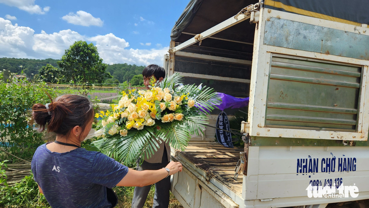 Vụ 4 người cùng gia đình chết trong tư thế treo cổ: Nghi vấn cha giết con rồi tự sát? - Ảnh 2.