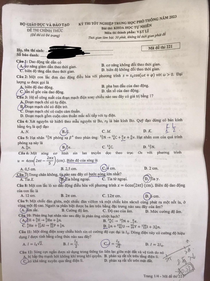 Đã có đề Vật lý kỳ thi tốt nghiệp THPT 2023 - Ảnh 1.