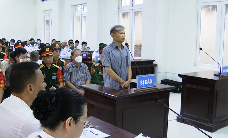 Cựu tư lệnh cảnh sát biển Nguyễn Văn Sơn lãnh 16 năm tù - Ảnh 1.