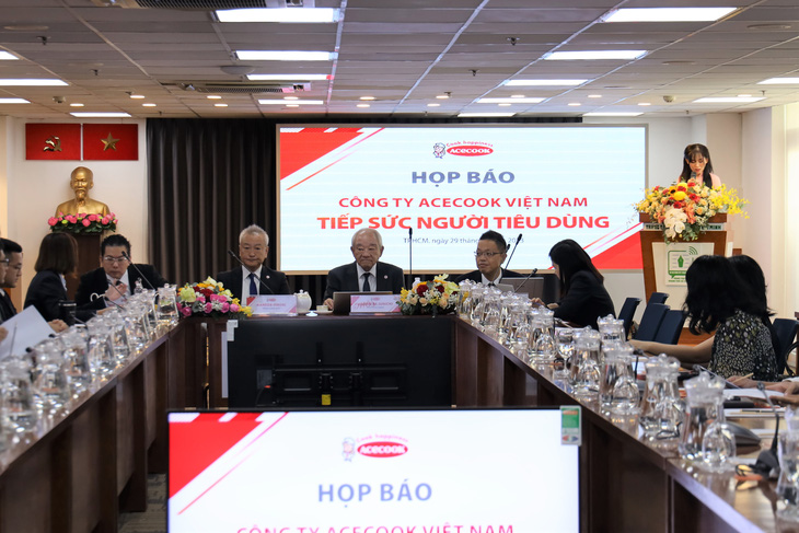 Họp báo chương trình Tiếp sức người tiêu dùng của công ty Acecook Việt Nam - Ảnh: MINH HUỲNH