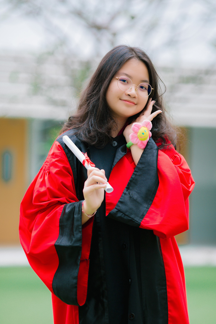 Nguyễn Ngọc Minh Thảo (lớp 12, VAS Riverside) được 10 đại học hàng đầu tại Mỹ cấp học bổng cho bốn năm học với tổng giá trị hơn 12 tỉ đồng, trong đó bảy trường cấp mức học bổng tối đa.