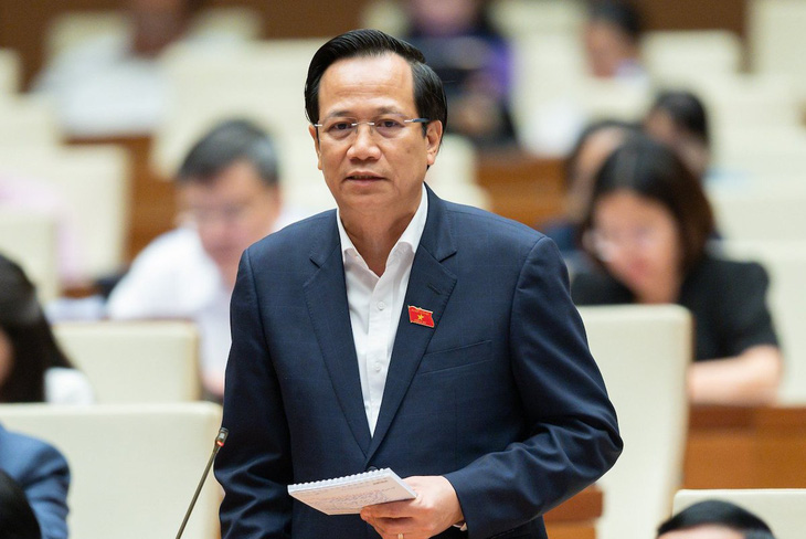 Bộ trưởng Đào Ngọc Dung thông tin nóng xử lý mua gom sổ, rút bảo hiểm xã hội một lần - Ảnh 1.