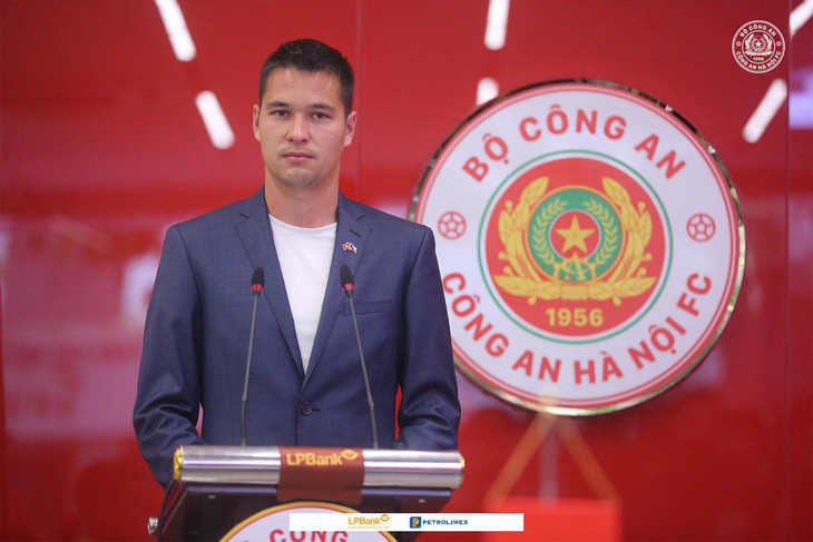 Filip Nguyễn phát biểu tại lễ ra mắt - Ảnh: CAHN FC