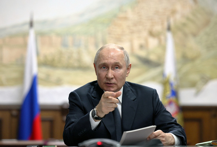 Tỉ lệ ủng hộ ông Putin ở Nga giảm nhẹ sau vụ Wagner - Ảnh 1.