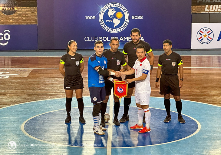 Tuyển futsal Việt Nam thua sít sao đội hạng 9 thế giới - Ảnh 1.