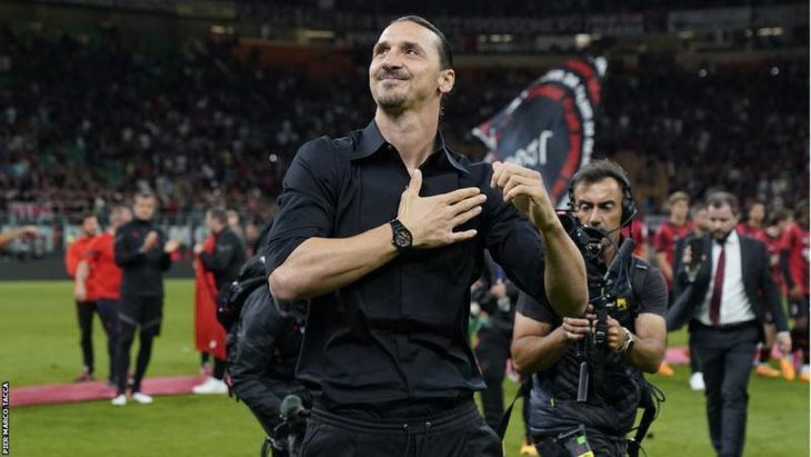 Ibrahimovic giải nghệ, nói lời chia tay đầy xúc động - Ảnh 1.