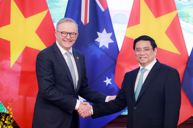 Thủ tướng Phạm Minh Chính đón Thủ tướng Úc Anthony Albanese trước hội đàm ngày 4-6  - Ảnh: NGUYỄN KHÁNH
