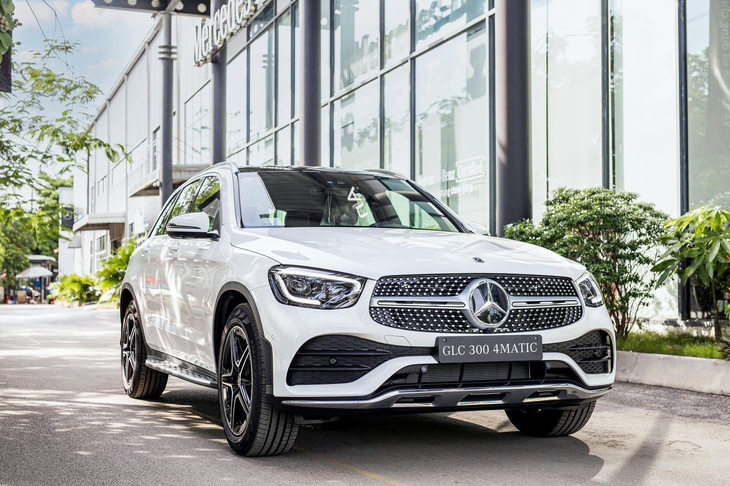 Tin tức giá xe: Mercedes-Benz GLC hàng tồn giảm tới hơn 500 triệu - Ảnh 1.