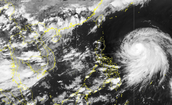 Vùng áp thấp đang mạnh thêm, xuất hiện bão ngoài khơi Philippines - Ảnh 1.