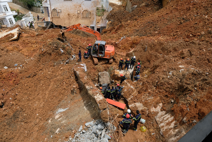 Vụ sạt lở đất ở Đà Lạt làm 2 người chết: Yêu cầu cán bộ liên quan không đi khỏi địa phương