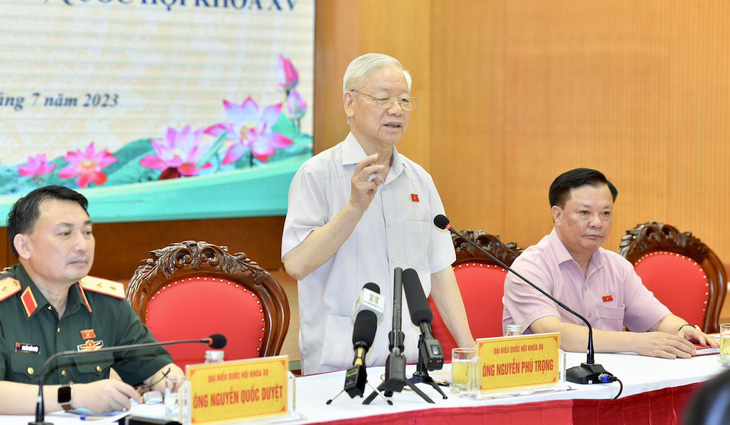 Tổng bí thư Nguyễn Phú Trọng tiếp xúc cử tri Hà Nội - Ảnh 1.