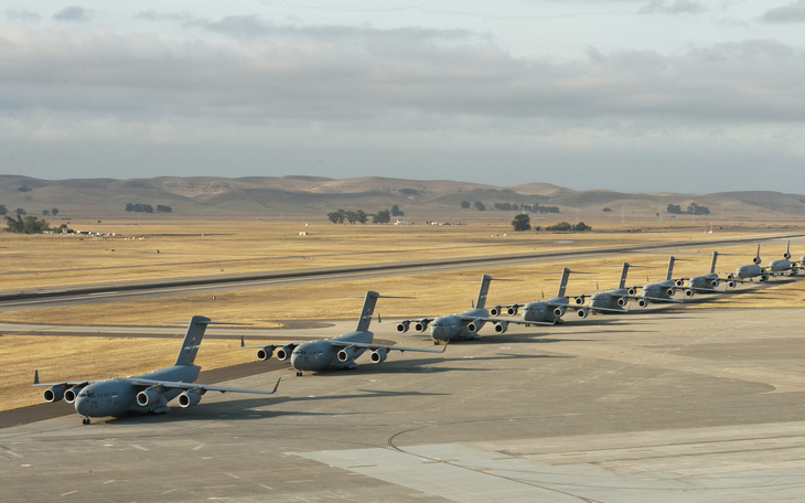 Bí ẩn chủ khu đất tỉ đô gần căn cứ không quân California