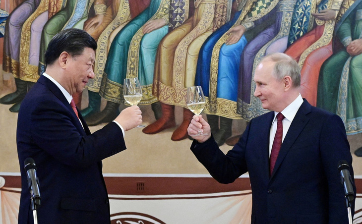 Tổng thống Nga Vladimir Putin tiếp Chủ tịch Trung Quốc Tập Cận Bình tại Điện Kremlin ngày 21-3-2023 - Ảnh: REUTERS