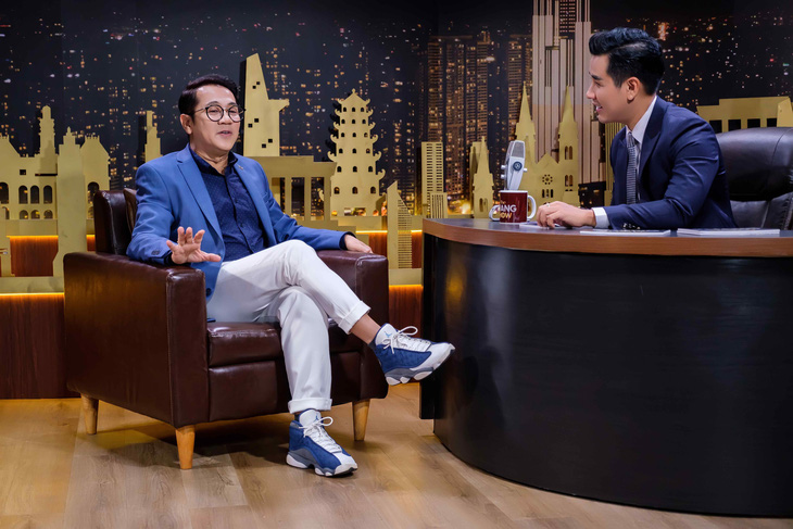 Thành Lộc trải lòng trong chương trình The Khang Show của MC Nguyên Khang - Ảnh: BTC