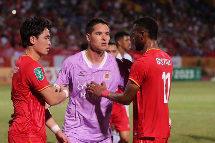Nếu thi đấu tốt và cảm thấy hài lòng khi ở CLB Công An Hà Nội, Filip Nguyễn có thể chọn gắn bó với đội cho đến khi kết thúc sự nghiệp - Ảnh: CAHN FC