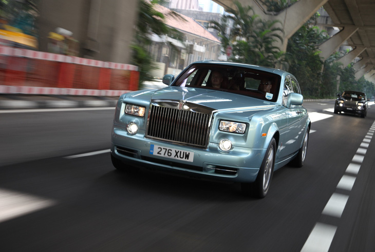 Rolls-Royce sẽ ‘cấm cửa’ toàn bộ những người tính kiếm lời từ việc bán lại Spectre - Ảnh 2.