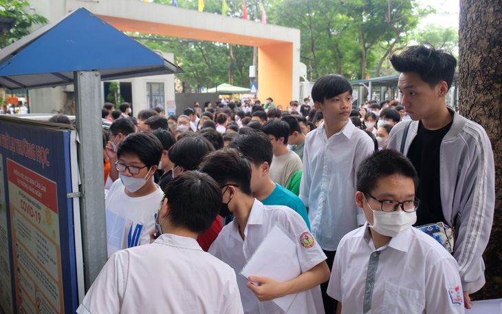 Tỉ lệ tuyển sinh lớp 10 Hà Nội thấp kỷ lục, Sở GD&ĐT nói gì?