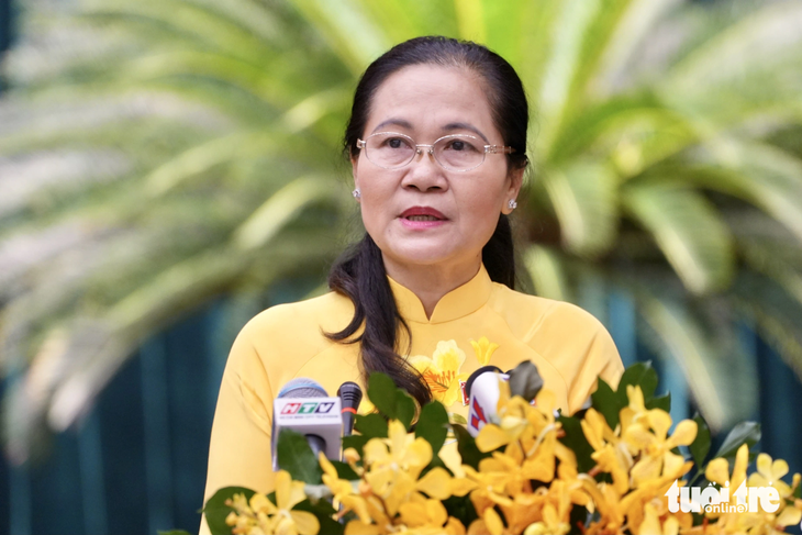 Chủ tịch HĐND TP.HCM Nguyễn Thị Lệ phát biểu bế mạc kỳ họp HĐND sáng 12-7 - Ảnh: HỮU HẠNH