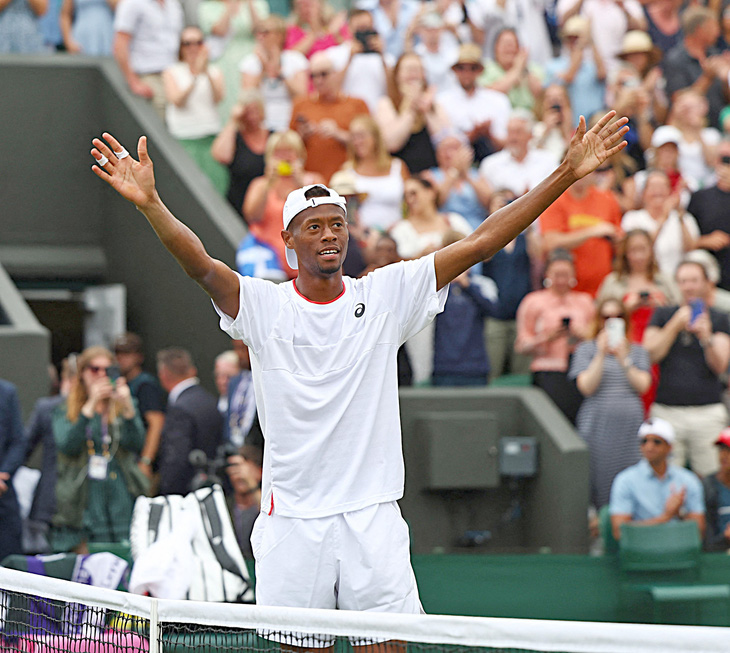 Hiện Christopher Eubanks là tay vợt nam gây bất ngờ nhất ở Wimbledon 2023 - Ảnh: Reuters