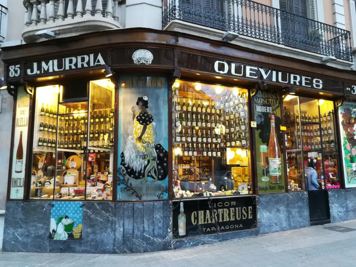 Cửa hàng Queviures Múrria ở quận Eixample, thành phố Barcelona, Tây Ban Nha - Ảnh: INDEPENDENT