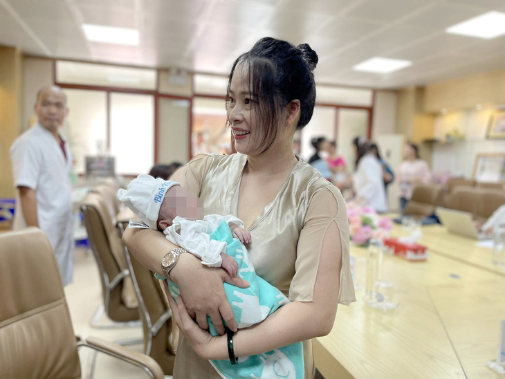 Kỳ tích bé sinh non được nuôi sống tại Bệnh viện Phụ sản trung ương - Ảnh: T.B.