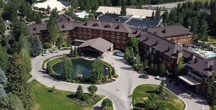 Sun Valley Lodge ở Idaho là nơi tiếp đón các nhà lãnh đạo doanh nghiệp hàng đầu thế giới hàng năm - Ảnh: DAILY MAIL