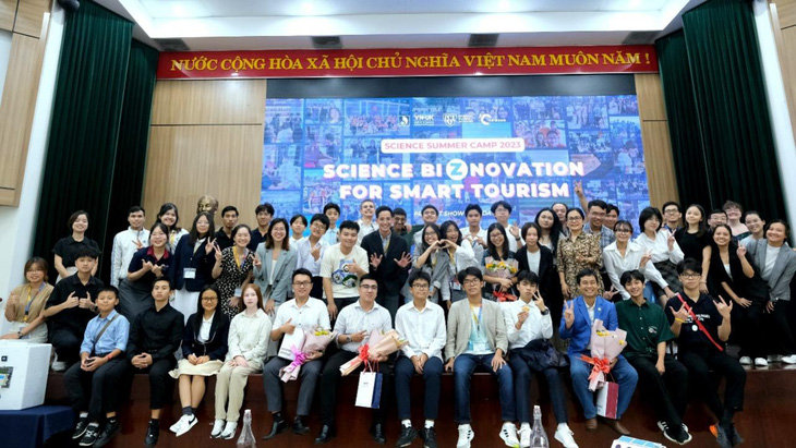 Trại hè khoa học 2023 tổ chức tại Đà Nẵng với 35 học sinh đến từ 6 quốc gia 