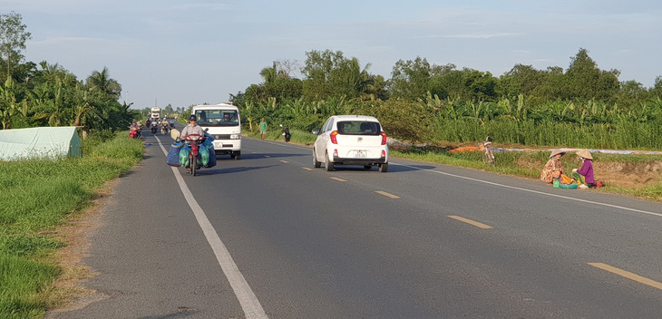 Tỉnh lộ 922 nối quận Bình Thủy và huyện Cờ Đỏ, góp phần hoàn thiện hạ tầng giao thông cho thành phố Cần Thơ - Ảnh: N.V.
