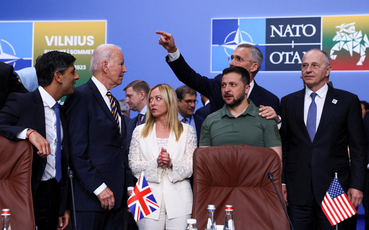 Sau Anh, đến lượt Mỹ nhắc Ukraine "nên biết ơn"