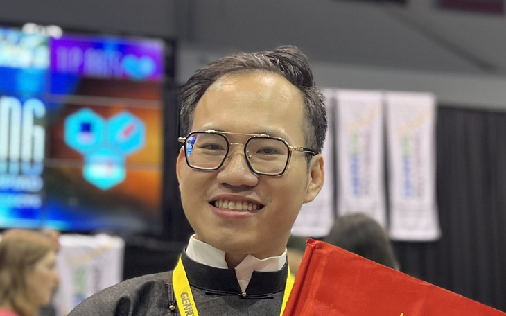 Thầy giáo Nguyễn Minh Trung trong vụ Genius Olympiad: 