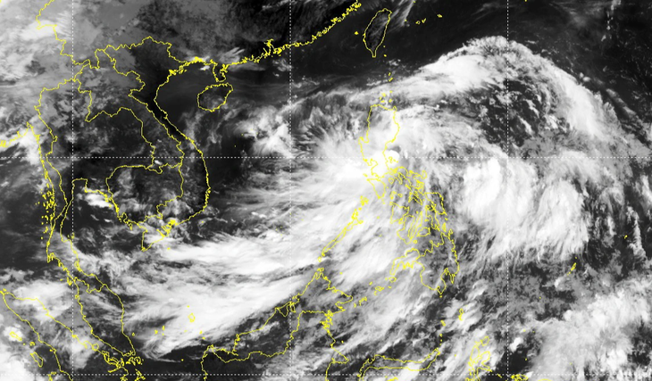 Tổ hợp rãnh áp thấp, vùng áp thấp, gió mùa tây nam gây mưa, gió giật mạnh trên Biển Đông - Ảnh: NCHMF