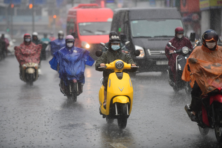 Hôm nay thời tiết Nam Bộ có nơi mưa rất to - Ảnh: QUANG ĐỊNH